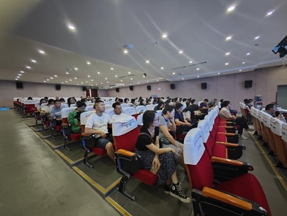 聚焦教學(xué)改進(jìn)，提升教育質(zhì)量 ——高2023級半期成績分析會圓滿召開